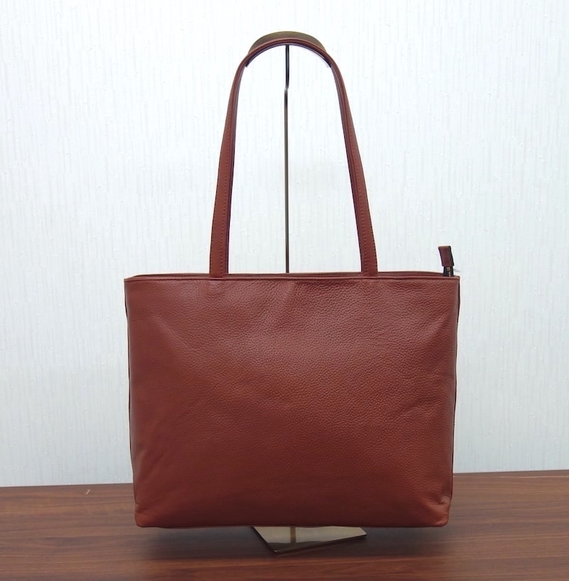 HushTugのトートバッグは厚い革なのに高コスパ！「シンプル&質